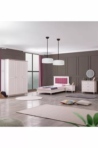 غرفة نوم إيزيجي جينتش - خزانة بثلاثة أبواب، سرير، منضدة جانبية، دولاب أدراج