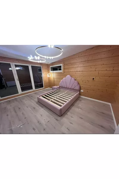 سرير أطفال حديث _ للأطفال الصغار بالحجم (يشمل المرتبة الداخلية)