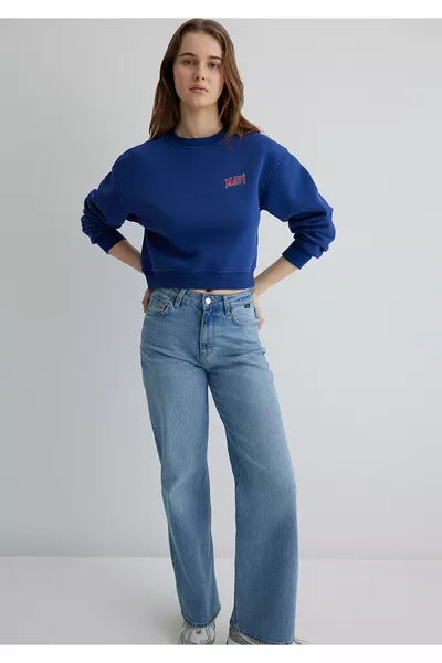 سويت شيرت قصير كحلي بطباعة الشعار 