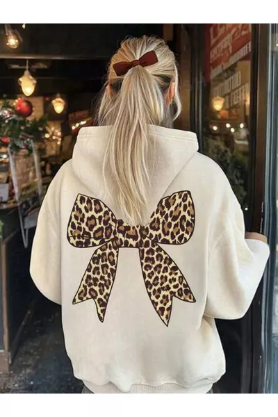 هودي بجيوب الكنغر مع قلنسوة وطبعة ظهر بشكل فيونكة الفهد باللون البيج