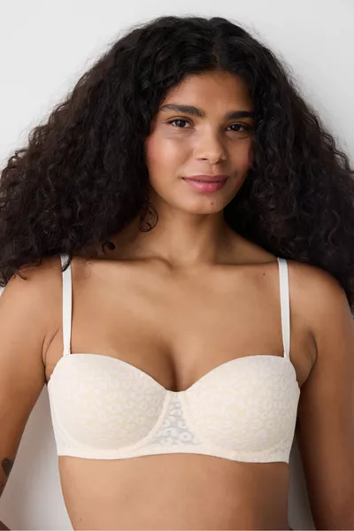 صدرية بلوم الدانتيل كريمي