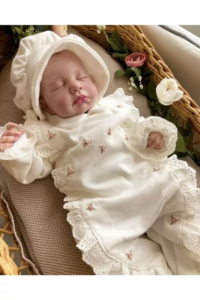 Tutina neonato floreale e cappellino semplice