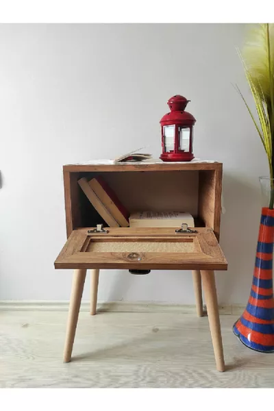 منضدة جانبية للسرير طراز ريترو مع خزانة مغلقة