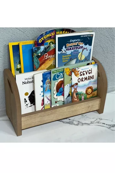 رف كتب خشبي من مونتيسوري عملي جدًا