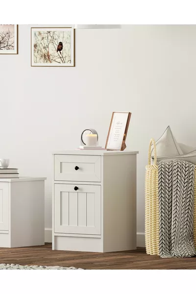 خزانة جانبية كبيرة على طراز الريف