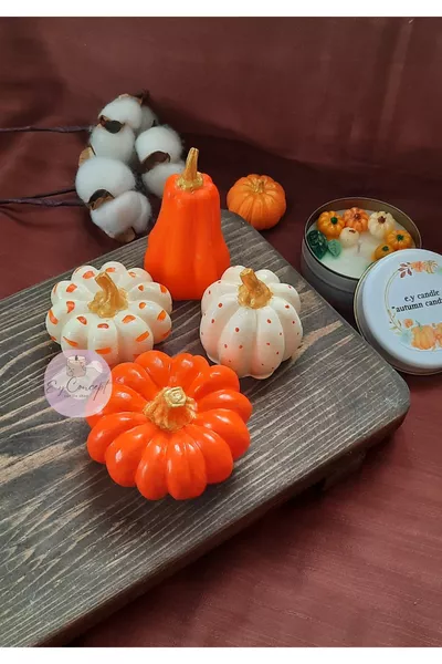 Комплект от 4 декоративни фигури тикви (оранжево, кремаво)