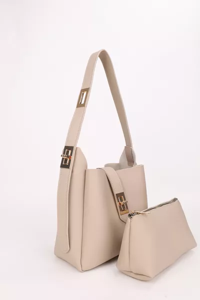 حقيبة يد وكتف نسائية مع حزام قابل للتعديل، بتفاصيل قفل ذهبية من نوع فيزون مع إكسسوارات