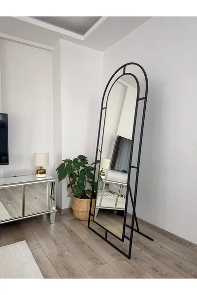 Огледало за стена с черна метална рамка  см, модел прозорец с овална стойка