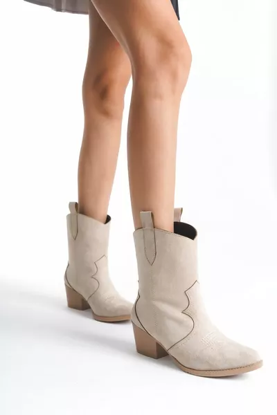 حذاء نسائي بيج جلد نابيه مطرّز من إلفيرا - ويسترن