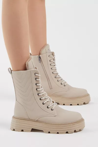 حذاء نسائي بقماش كريمي بطبعة جلد مريح مع أربطة