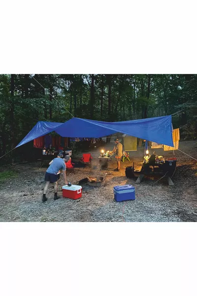 مظلّة خيمة مصنوعة من قماش مضلع مقاوم للماء والغبار باللون الأزرق