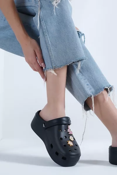 Chaussures quotidiennes noires à grande échelle avec semelle massante pour la maison, les hôpitaux, les cuisiniers, les infirmières et les médecins