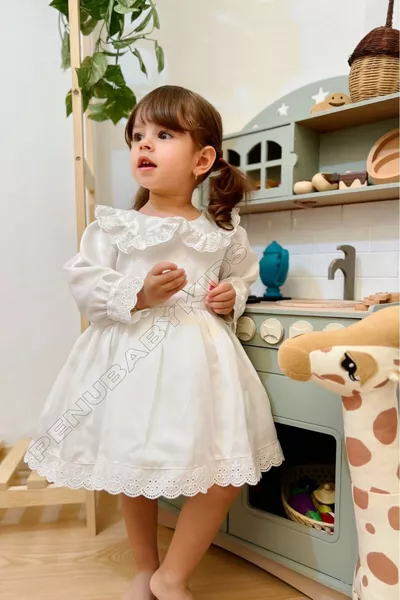 فستان بيبي للبنات بأكمام طويلة مع فيونكة بيضاء على الأبيض - كاندي