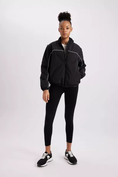 معطف DeFactoFit مقاوم للماء والرياح، بياقة عالية، أكمام قابلة للإزالة، بتفاصيل جيوب ومبطن S