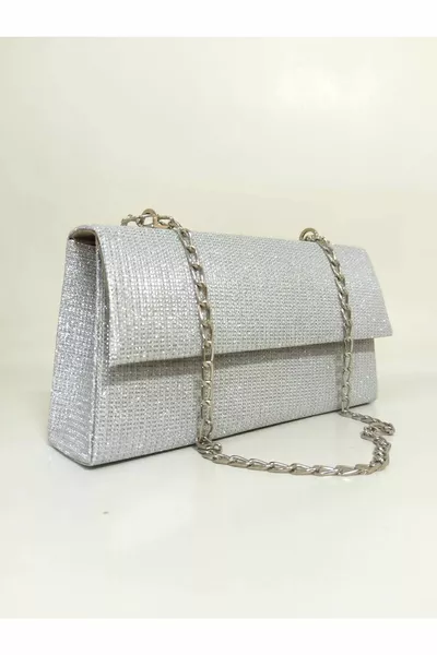 Damentasche aus Glitzer-Silber mit Silberkette, funkelnd, festlich