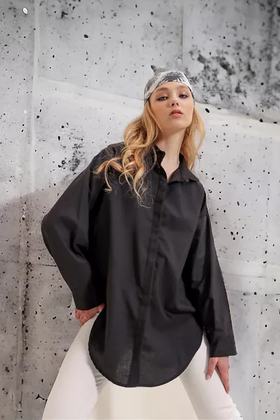 Женская черная длинная базовая рубашка оверсайз