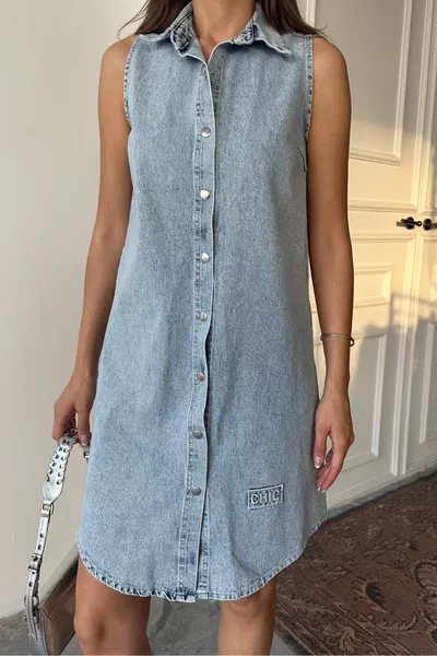 فستان جينز بزمّات