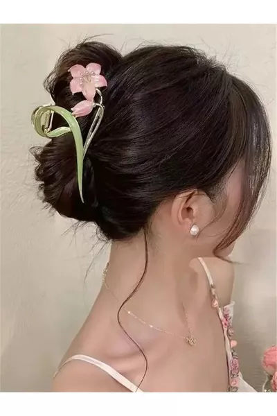 مشبك شعر وردي بشكل زنبق