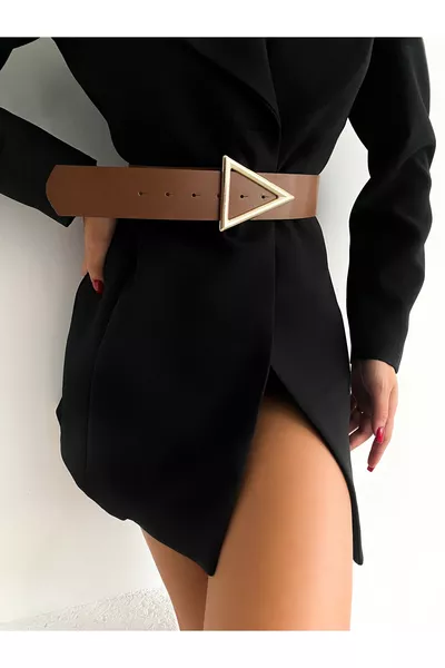 حزام بني بتفاصيل ذهبية مثلثة