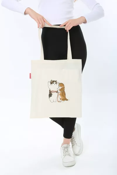 حقيبة قماشية بطباعة قط الخياط