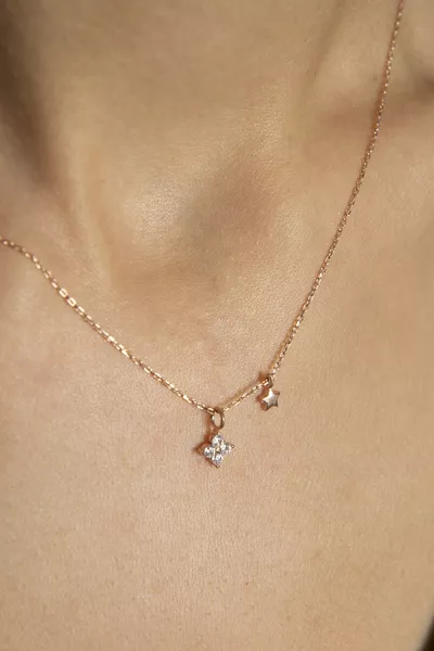 Kadın Yıldız Detaylı Minimal Model  Ayar Gümüş Kolye