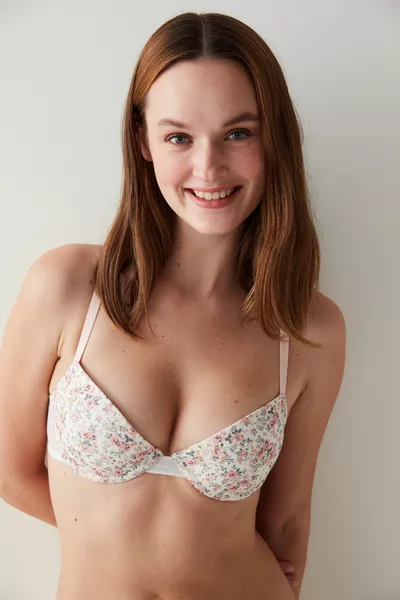 حمالة صدر بحركة زهور