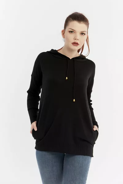 Kadın Siyah Kapüşonlu Kazak 