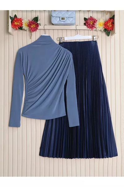 Блуза Sandy с полуоблечена яка и набори - индиго