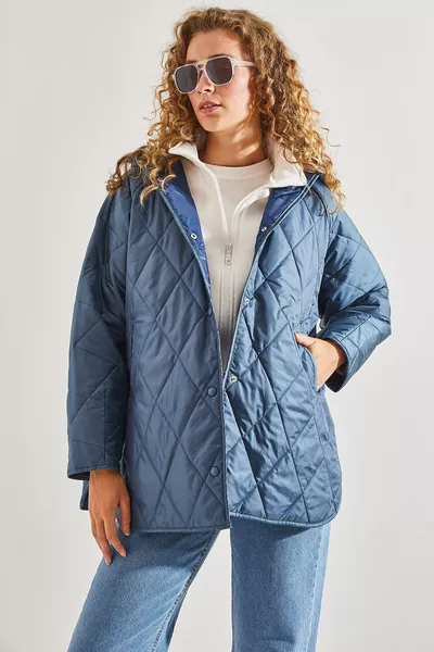 معطف مبطن نسائي بنقشة البقلاوة