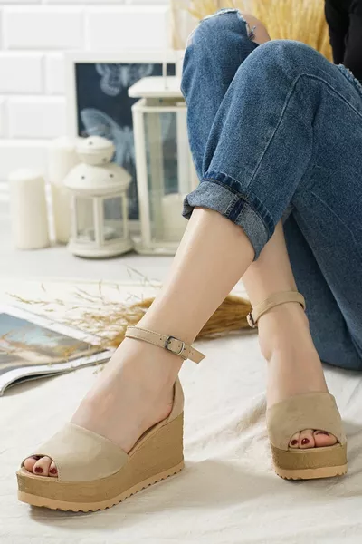 صندل كعب نسائي مبطن