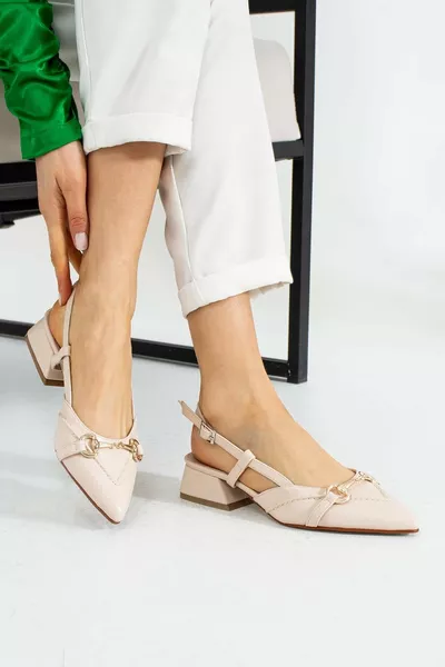 حذاء باليرينا نسائي من ليmina كريم بقماش جلدي وحزام مع تفاصيل حجرية