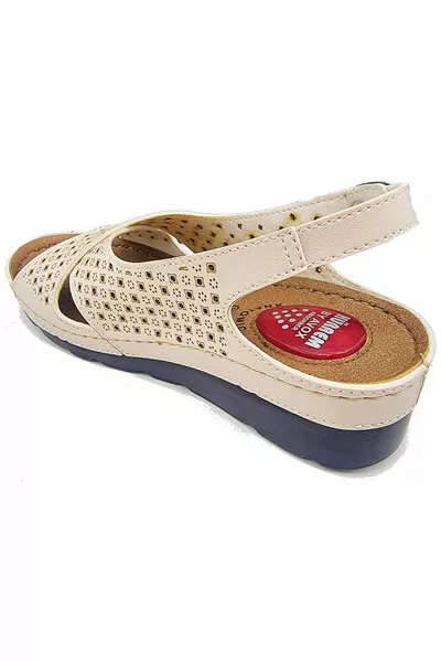 صندل نسائي يومي مع نعل سيليكون هلامي تشريحي/تقويمي لمنع نتوء الكعب