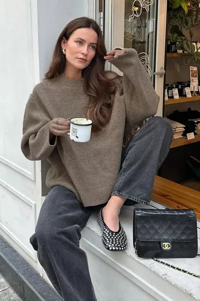 سترة صوفية واسعة بياقة دراجة لون الظربان