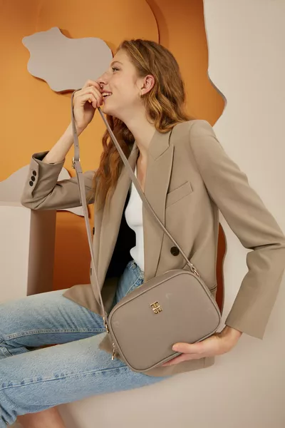 حقيبة كتف نسائية رمادية بطباعة 