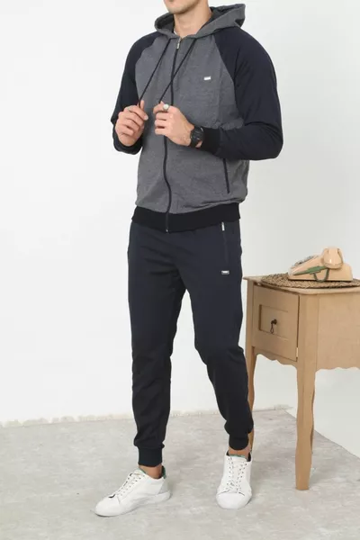 Мужской комплект спортивных костюмов темно-синего цвета на молнии