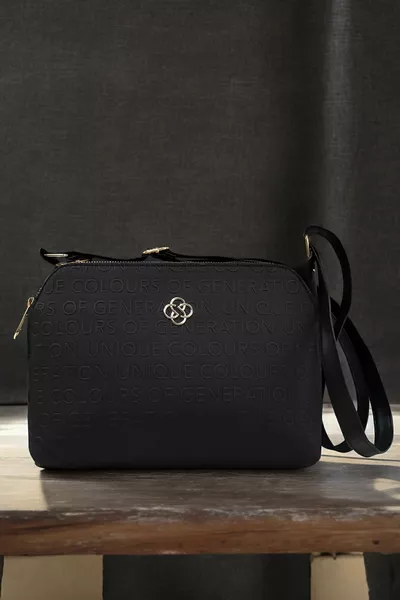 Modello di lettere nere Tre scomparti 3 scomparti Tracolla incrociata Borsa a tracolla di buona qualità per animali domestici