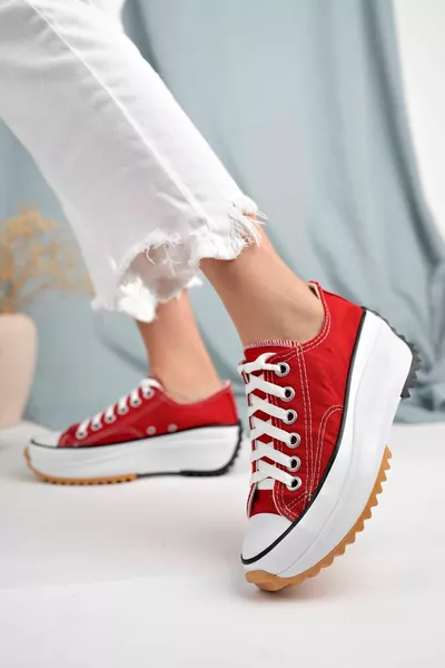 نعل سميك قصير أحمر الكتان أحذية رياضية نسائية