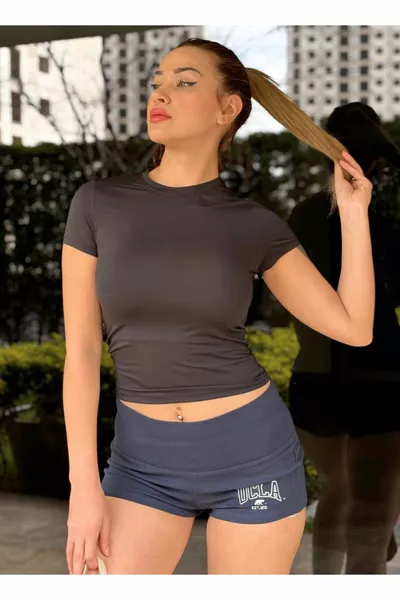Black Fitted/Fitted Crop T-shirt