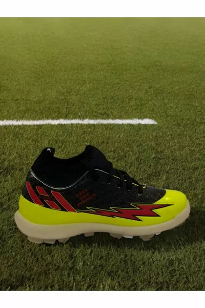 أحذية كرة القدم أحذية كرة القدم ASTROTURF مع الجوارب