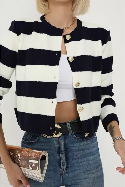 Женский кардиган с круглым вырезом и темно-синим полосатым укороченным кардиганом