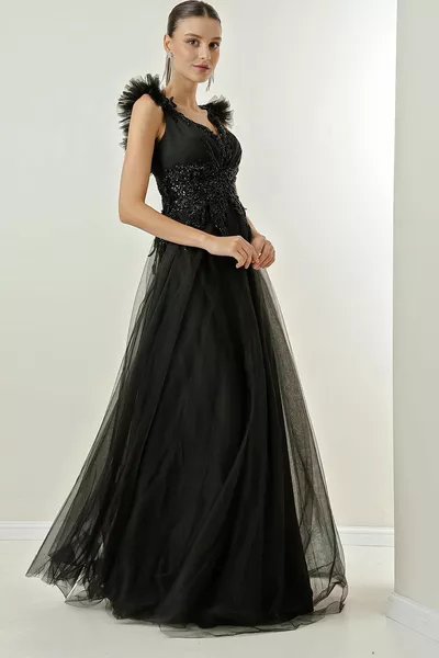 Robe longue en tulle avec broderie de perles doublée avec lien dans le dos