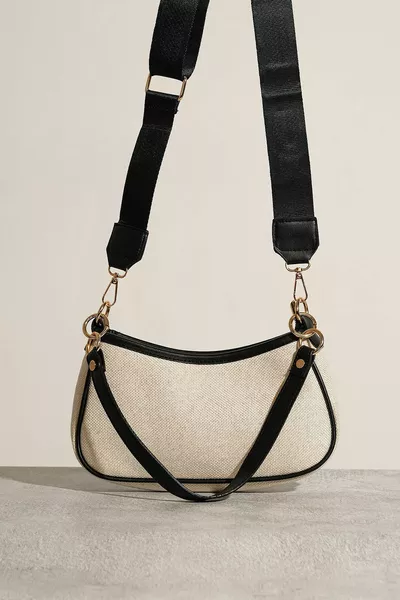 حقيبة كتف نسائية منقوشة قش - أسود