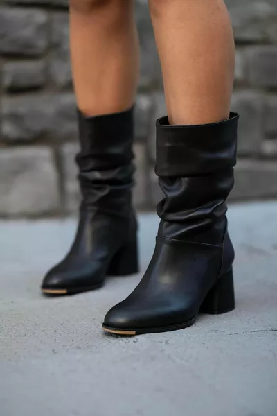 أحذية ذات كعب مجمعة أسود