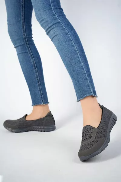 شقق الباليه الرياضية النسائية المدخنة 