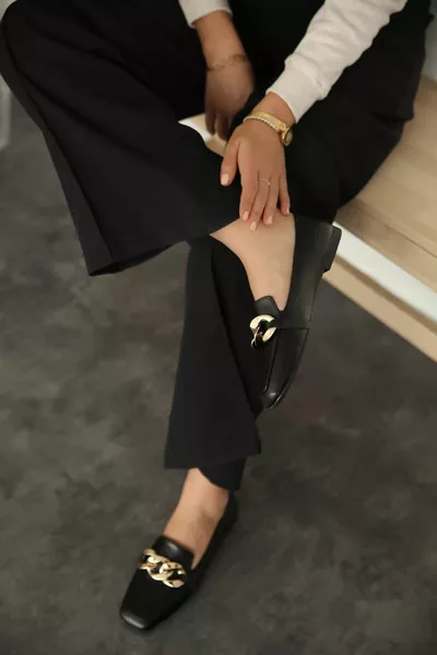 Ballerines en cuir noir pour femme