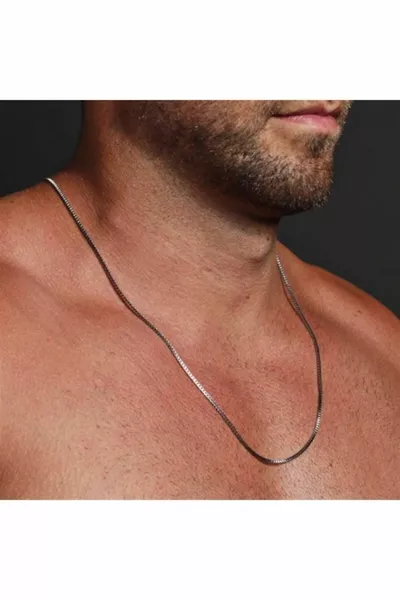 Collier cube de couleur argentée pour homme