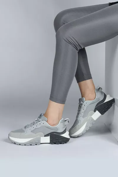  حذاء رياضي نسائي رمادي كاجوال