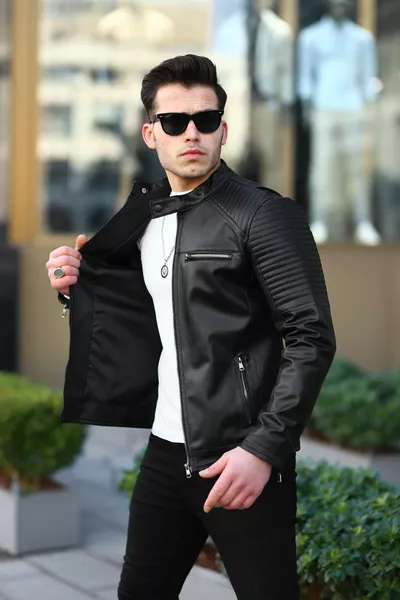 Blouson en cuir noir pour homme