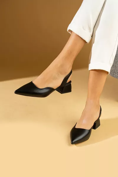 نسائي أسود كلاسيكي قصير منخفض عارضة وحيد وتناسب مكتب كلاسيكي كعب كاجوال