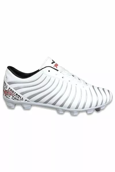  أحذية كرة القدم البيضاء للموسم الجديد